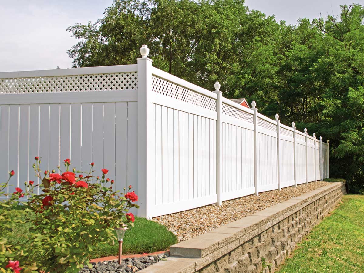 Photo of a privacy vinyl fence in Westland Michigan