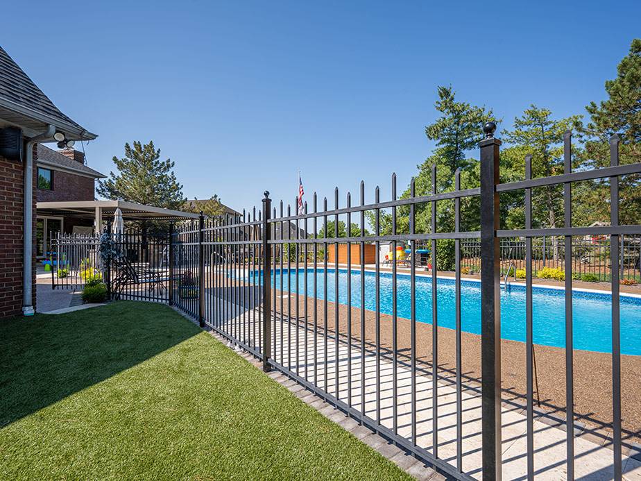 Pool Fence Example in Lincoln Park Michigan