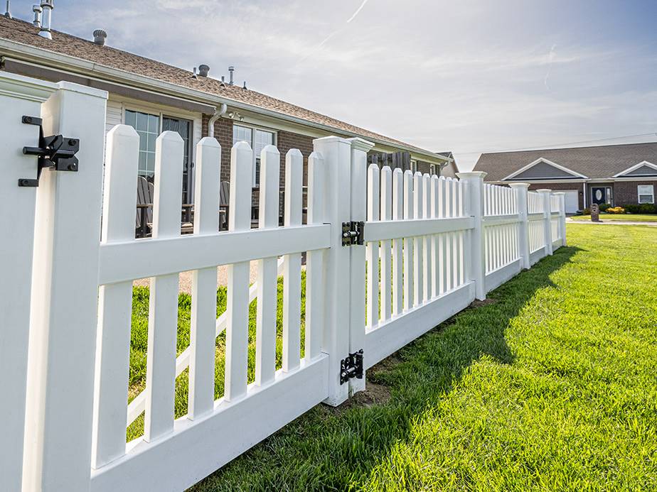 vinyl fence Wyandotte Michigan
